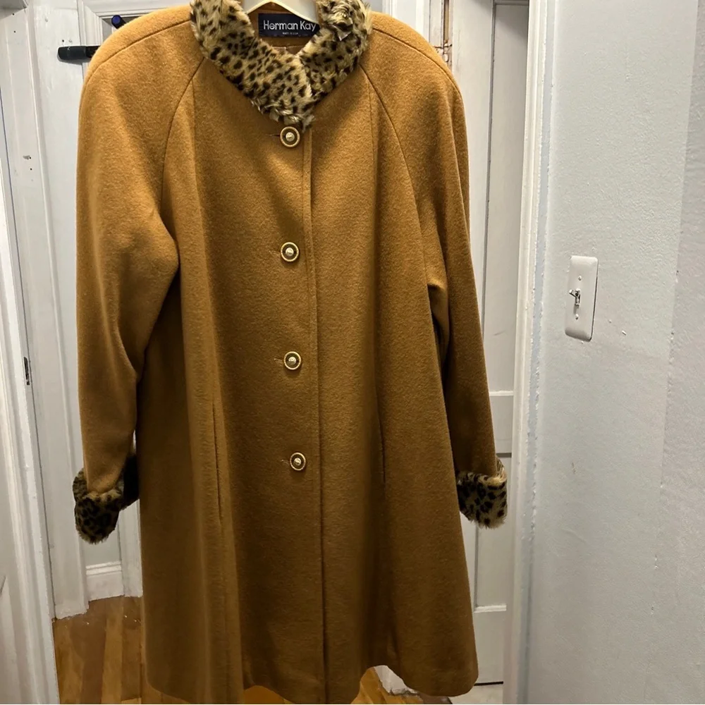 Herman Kay Vintage Coat Faux Fur Collar &Cuff on Wrist - Picture 1 of 10